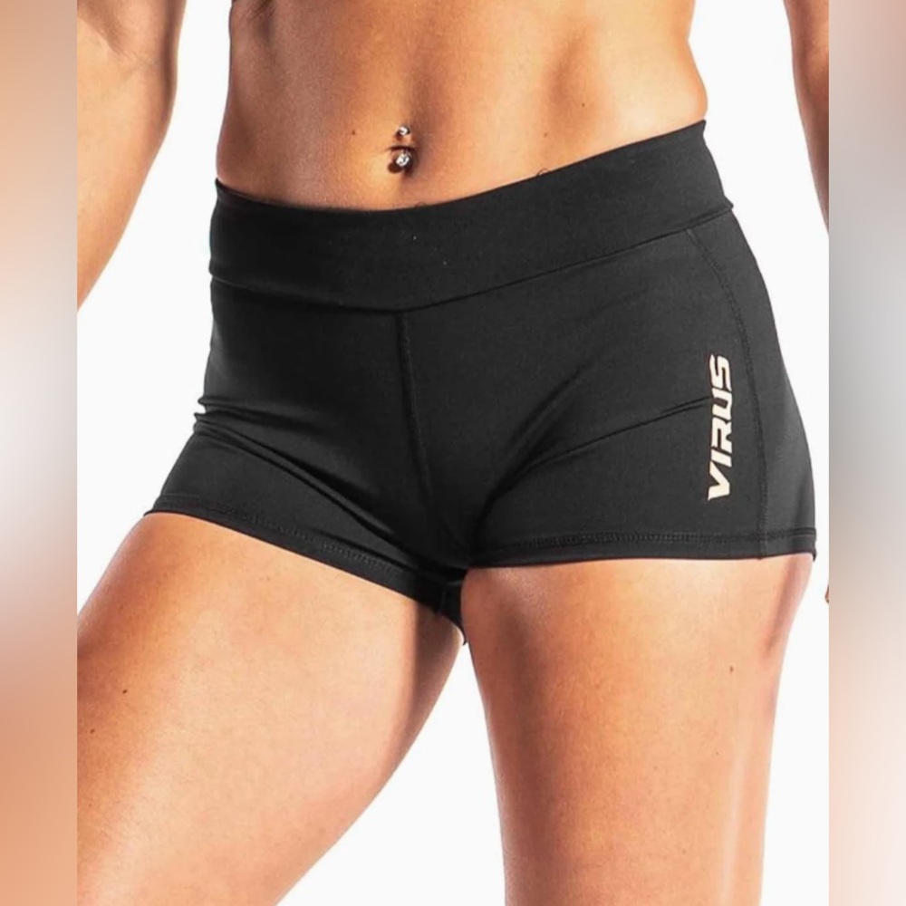 Virus Data Tech Shorts